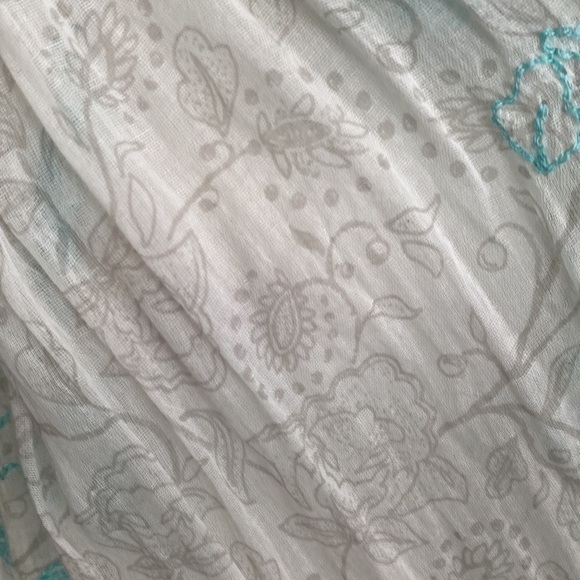 American Eagle White Gray Teal Embroidered Whimsical Wild Flowers Tassels Scarf - Picture 13 of 17